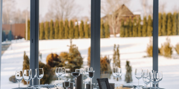 Alquiler de Espacios para Fiestas y Celebraciones Corporativas la Coma i la Pedra · Comida / Cena de Navidad